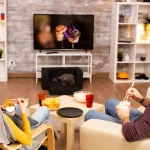 Miles de Smart TV pierden Netflix y Disney+ en 2026: el truco de 50€ que los resucita en 4K