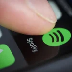 Spotify le quita el altavoz a la IA: las canciones generadas por algoritmo ya no tendrán prioridad 1 Merca2 Spotify imagen promocional