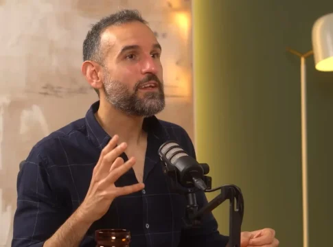 Antonio Valenzuela, fisioterapeuta: “El estrés crónico puede estar detrás de enfermedades autoinmunes” Antonio Valenzuela, fisioterapeuta: “El estrés crónico puede estar detrás de enfermedades autoinmunes”