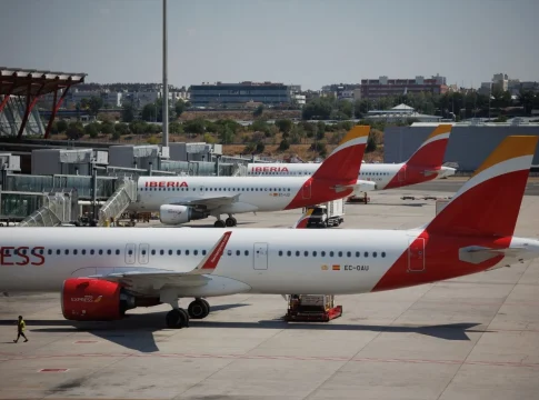 Aviones de Iberia, parte de IAG, en Barajas. Fuente: Agencias Aviones de Iberia, parte de IAG, en Barajas. Fuente: Agencias