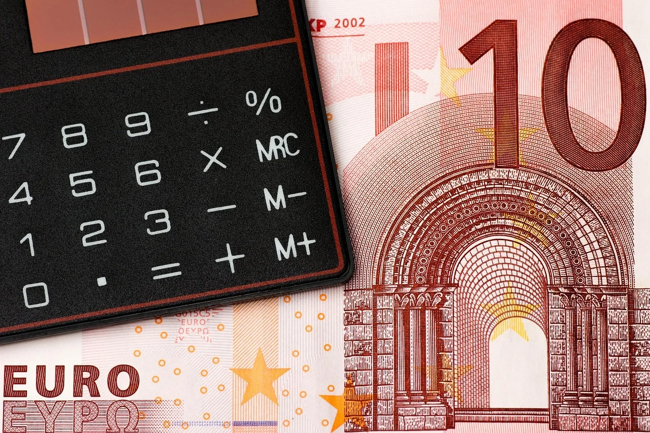 El Gobierno aprueba el techo de gasto para 2027 récord de 226.032 millones de euros 1 Merca2 Presupuestos 2027