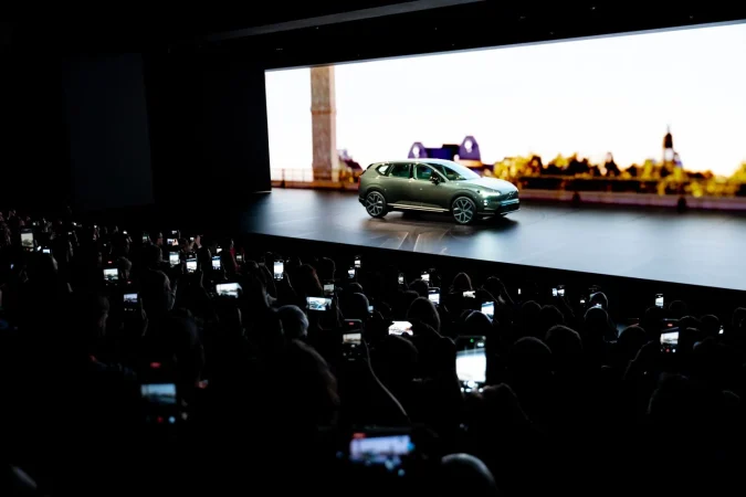 EX60 Reveal 197 Merca2.es