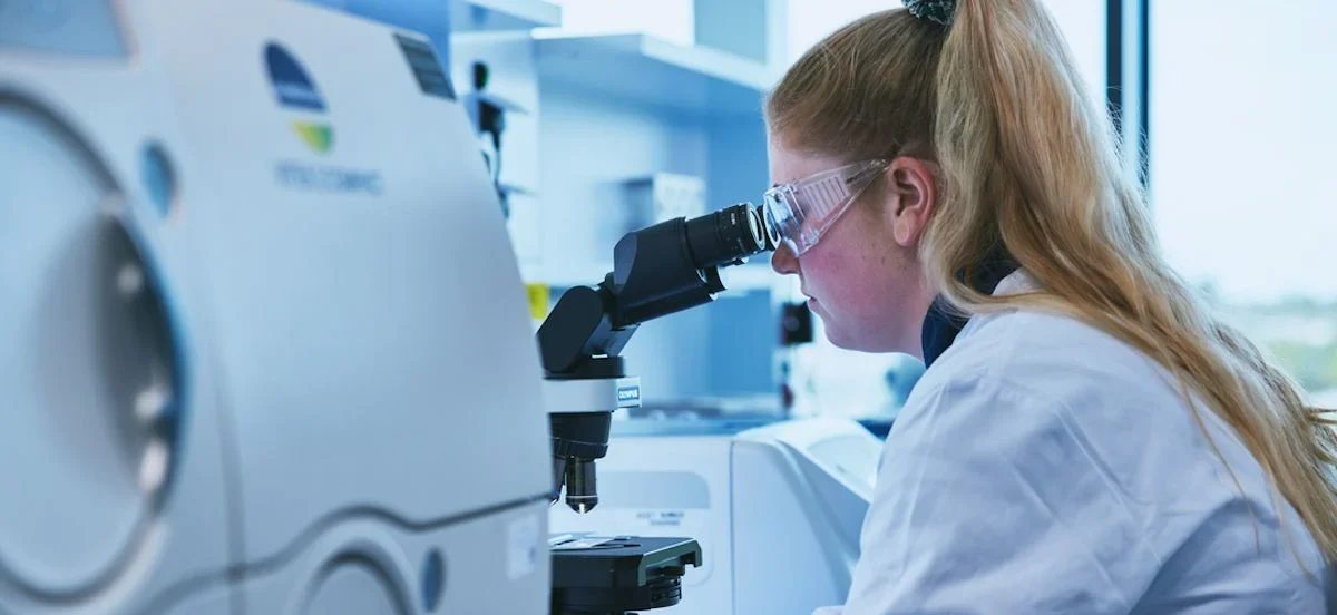 Grifols: los planes de una oferta pública inicial para la filial ‘no huelen bien’