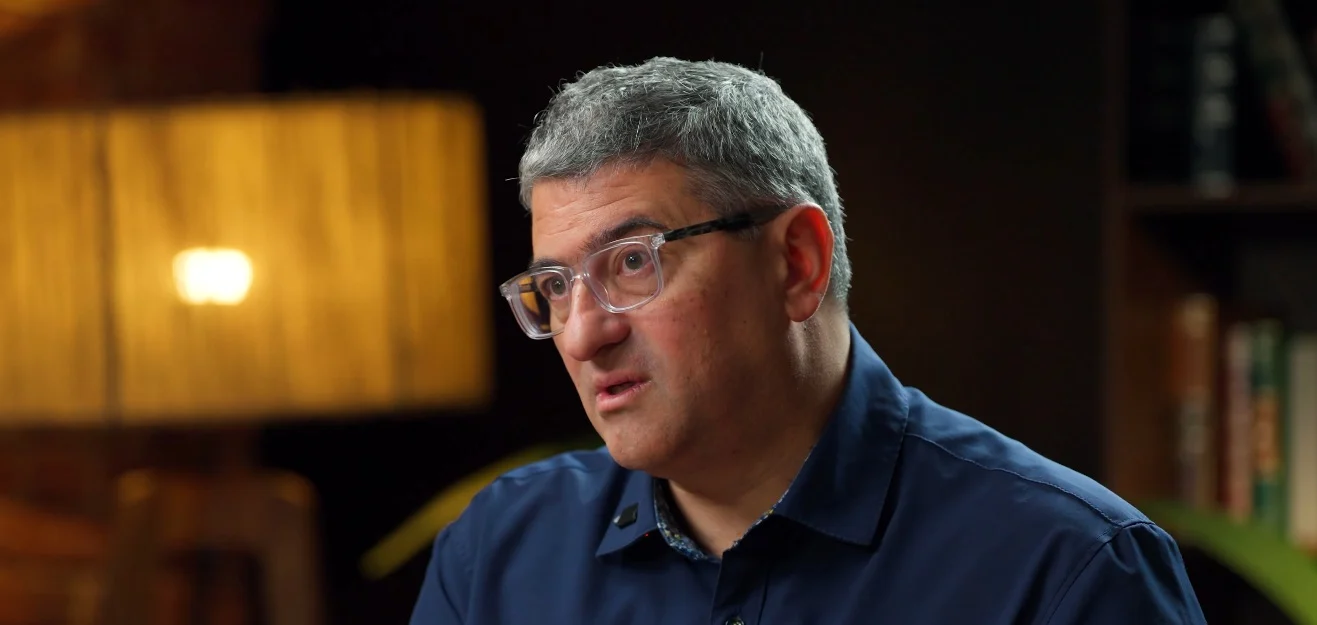 Mario Javier Sabán (60), psicólogo y teólogo: “La sociedad que hemos creado es tecnológicamente inteligente, pero profundamente ignorante”