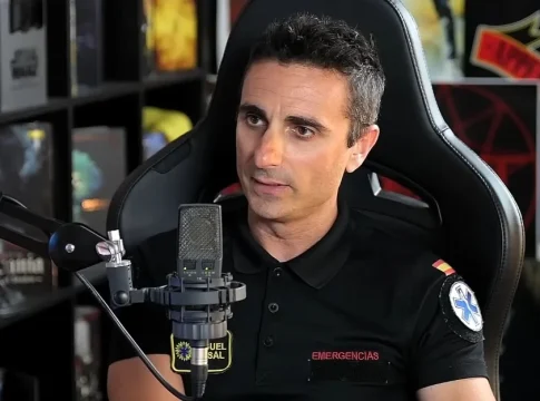 Miguel Assal (46), técnico de emergencias: “Muchas mujeres llegan al hospital con un infarto y les dicen que es ansiedad o indigestión” Miguel Assal (46), técnico de emergencias: “Muchas mujeres llegan al hospital con un infarto y les dicen que es ansiedad o indigestión”