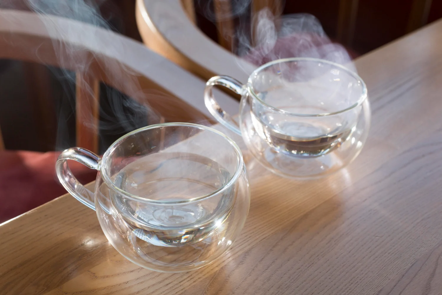 Ni quema grasa ni hace milagros: El alerta de los médicos españoles a la nueva moda del agua caliente en tu cuerpo al despertar Ni quema grasa ni hace milagros: El alerta de los médicos españoles a la nueva moda del agua caliente en tu cuerpo al despertar