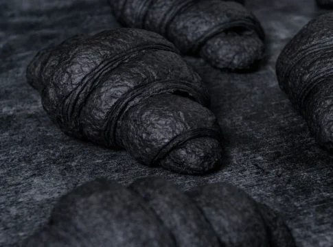 El secreto de los cruasanes negros en Barcelona: ¿Postre gótico o estrategia de Instagram? El secreto de los cruasanes negros en Barcelona: ¿Postre gótico o estrategia de Instagram?