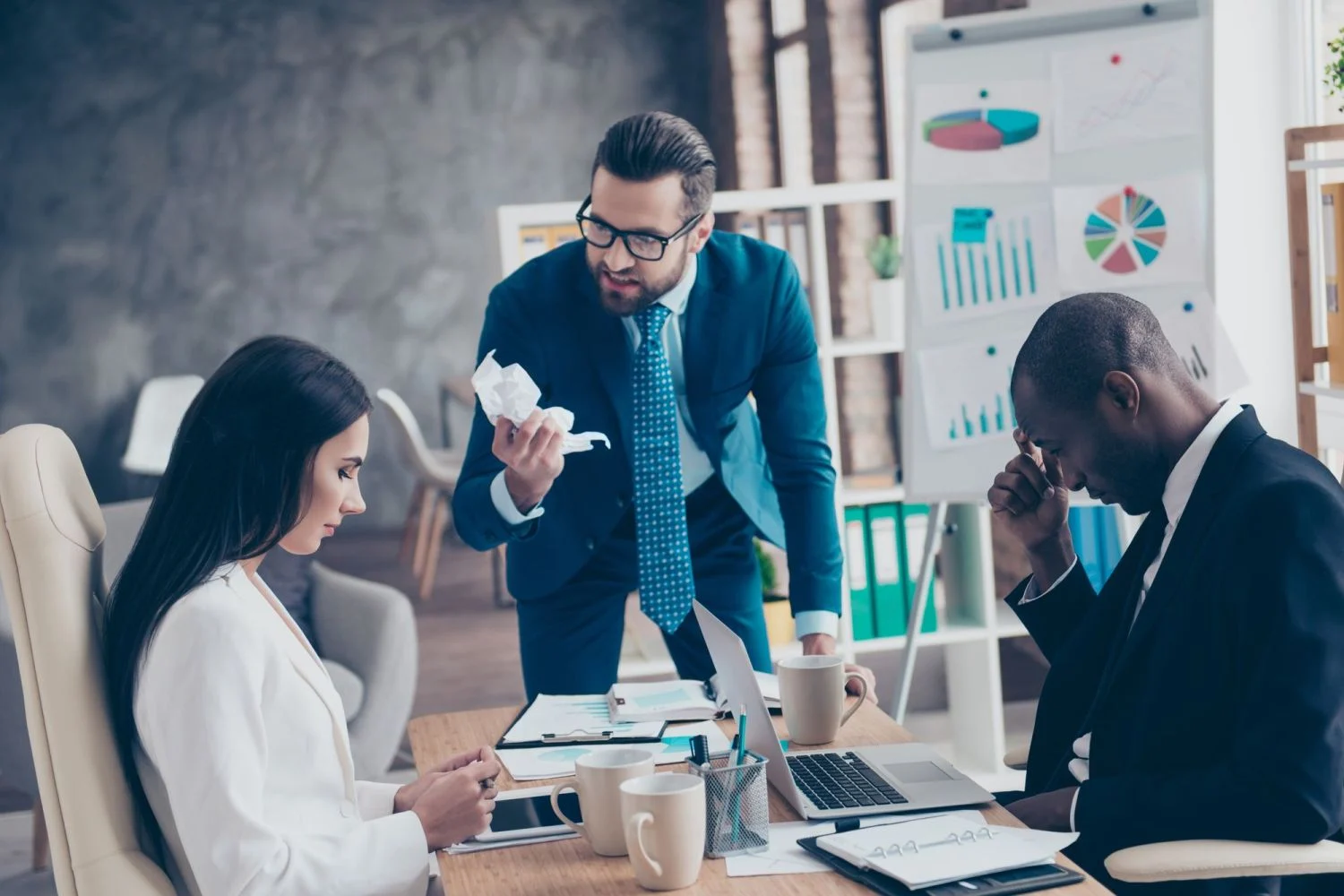 El cambio histórico que llega a las empresas de Madrid en junio: prepárate para saber exactamente cuánto ganan todos tus compañeros El cambio histórico que llega a las empresas de Madrid en junio: prepárate para saber exactamente cuánto ganan todos tus compañeros