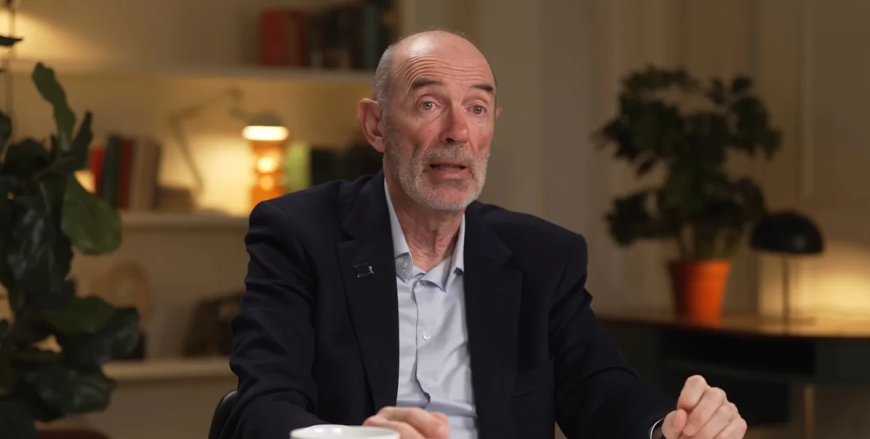 Claudio Feijóo (63), ingeniero: “El trabajo se va a transformar de forma radical con agentes de inteligencia artificial”