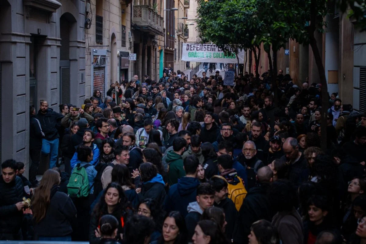 La ‘nueva Casa Orsola’: el movimiento por la vivienda frena un desahucio en Barcelona