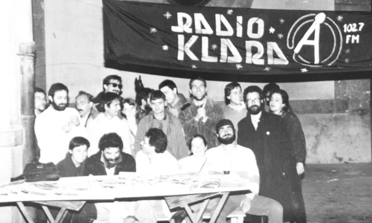 Cómo acabar con la contrainformación: 50 años de persecución de medios alternativos 1 Merca2.es Radio Klara Merca2.es