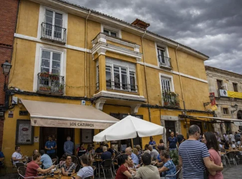 El paraíso de las tapas gratis en España: el barrio donde te sirven la comida con cada caña El paraíso de las tapas gratis en España: el barrio donde te sirven la comida con cada caña