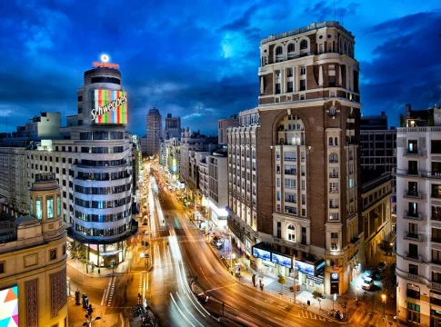 Picalagartos o Ginkgo: cuál es la mejor azotea para ver el atardecer en la Gran Vía Picalagartos o Ginkgo: cuál es la mejor azotea para ver el atardecer en la Gran Vía