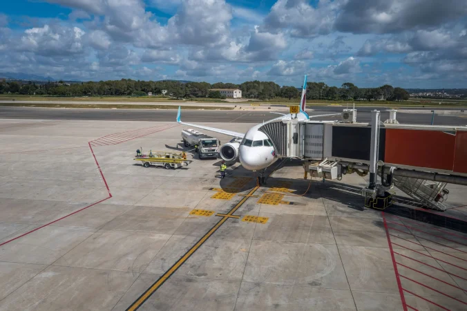 IATA avisa de que el transporte de mercancías ya sufre por la crisis en Irán 1 Merca2 precio vuelos queroseno