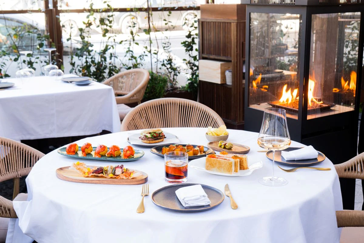 La terraza del restaurante Abya: un palacio madrileño donde compartir experiencias
