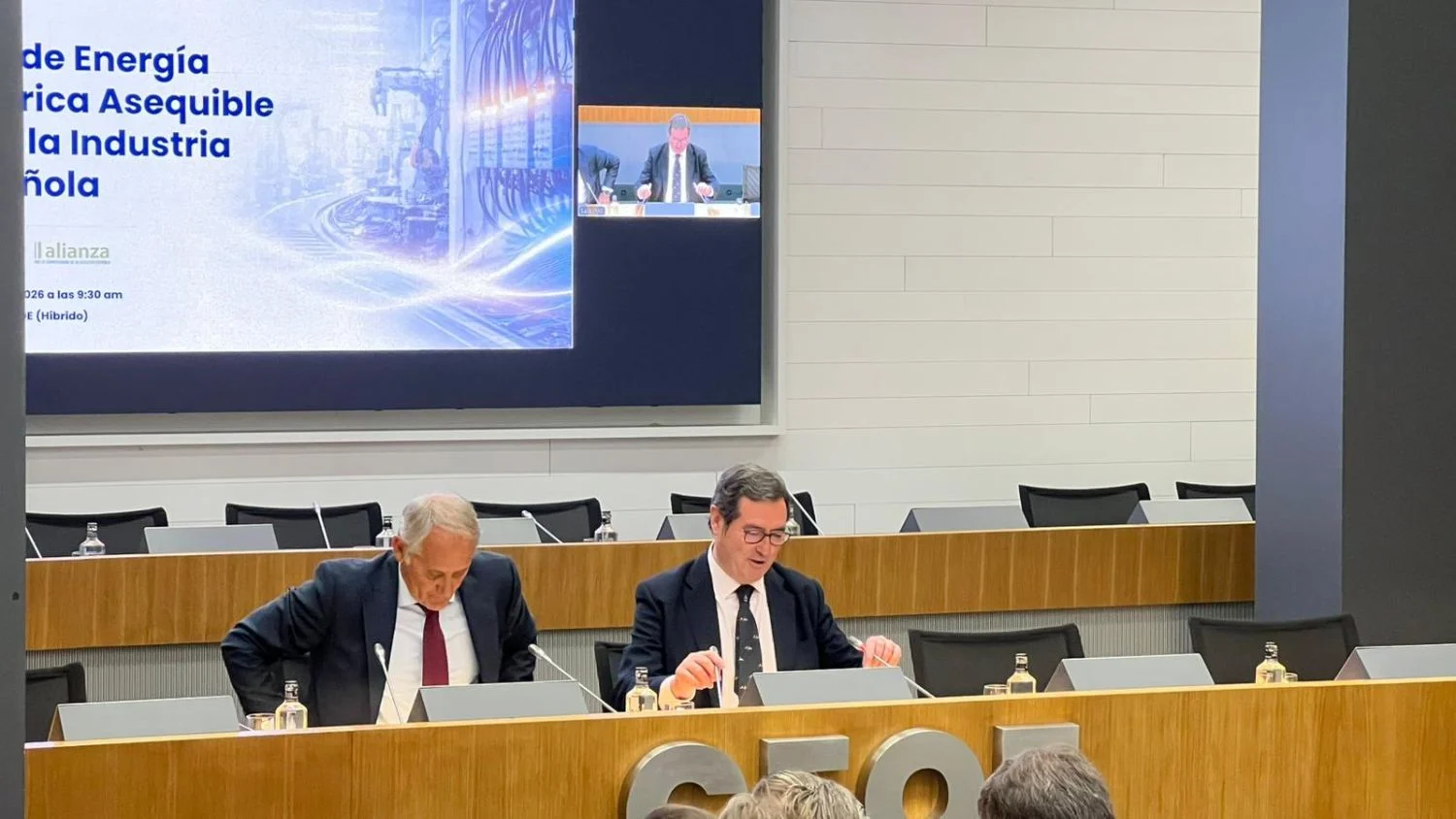 Carlos Reinoso, portavoz de la Alianza por la Competitividad de la Industria Española y Antonio Garamendi, presidente de la CEOE. Fuente: Merca2