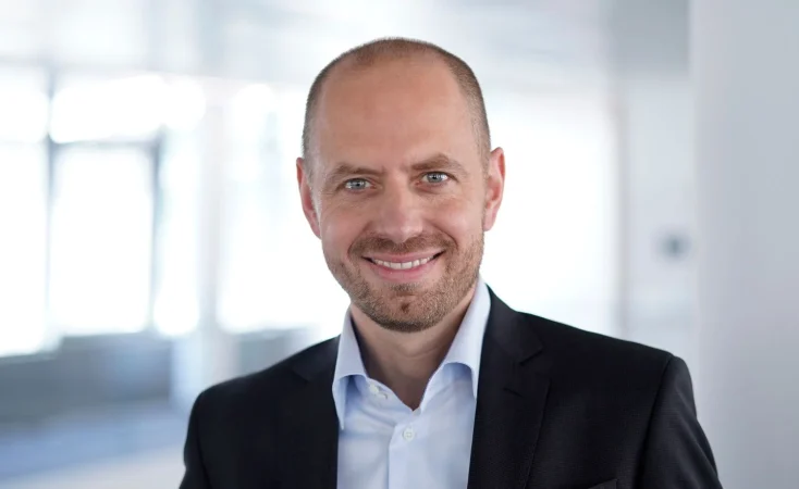 Siemens Energy acelera su programa de recompras para 2026 y confirma su crecimiento trimestral 1 Merca2 Christian Bruch CEO de Siemens Energy Fuente Siemens Energy Merca2