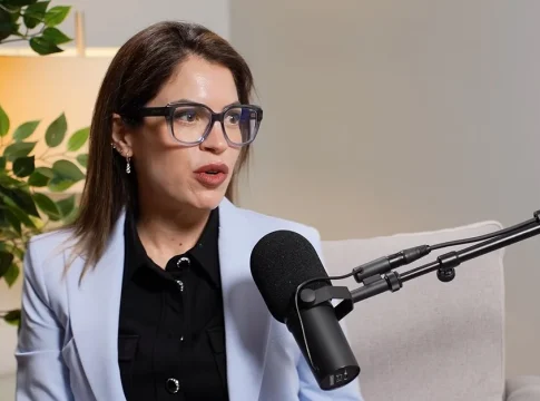 Estefanía Papayani, médica: “El cerebro aprende más del fracaso que del éxito: hasta un 90% viene del error” Estefanía Papayani, médica: “El cerebro aprende más del fracaso que del éxito: hasta un 90% viene del error”