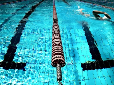 Fluidra mantiene un crecimiento sólido pese a la debilidad del segmento nuevas piscinas Fluidra piscina. Fuente Pexels-pixabay Fluidra mantiene un crecimiento sólido pese a la debilidad del segmento nuevas piscinas