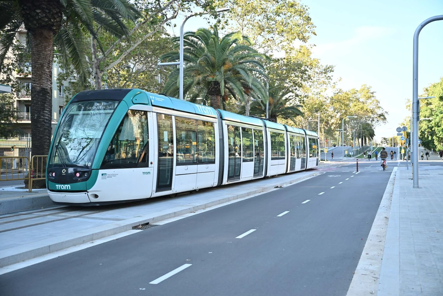 Cortes en el TRAM de Barcelona este domingo: líneas T5 y T6 interrumpidas por la Bicicletada