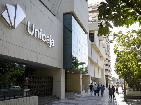 Unicaja Unicaja ofrece 101.850 euros por cada 100.000 invertidos en sus bonos verdes con vencimiento en 2027