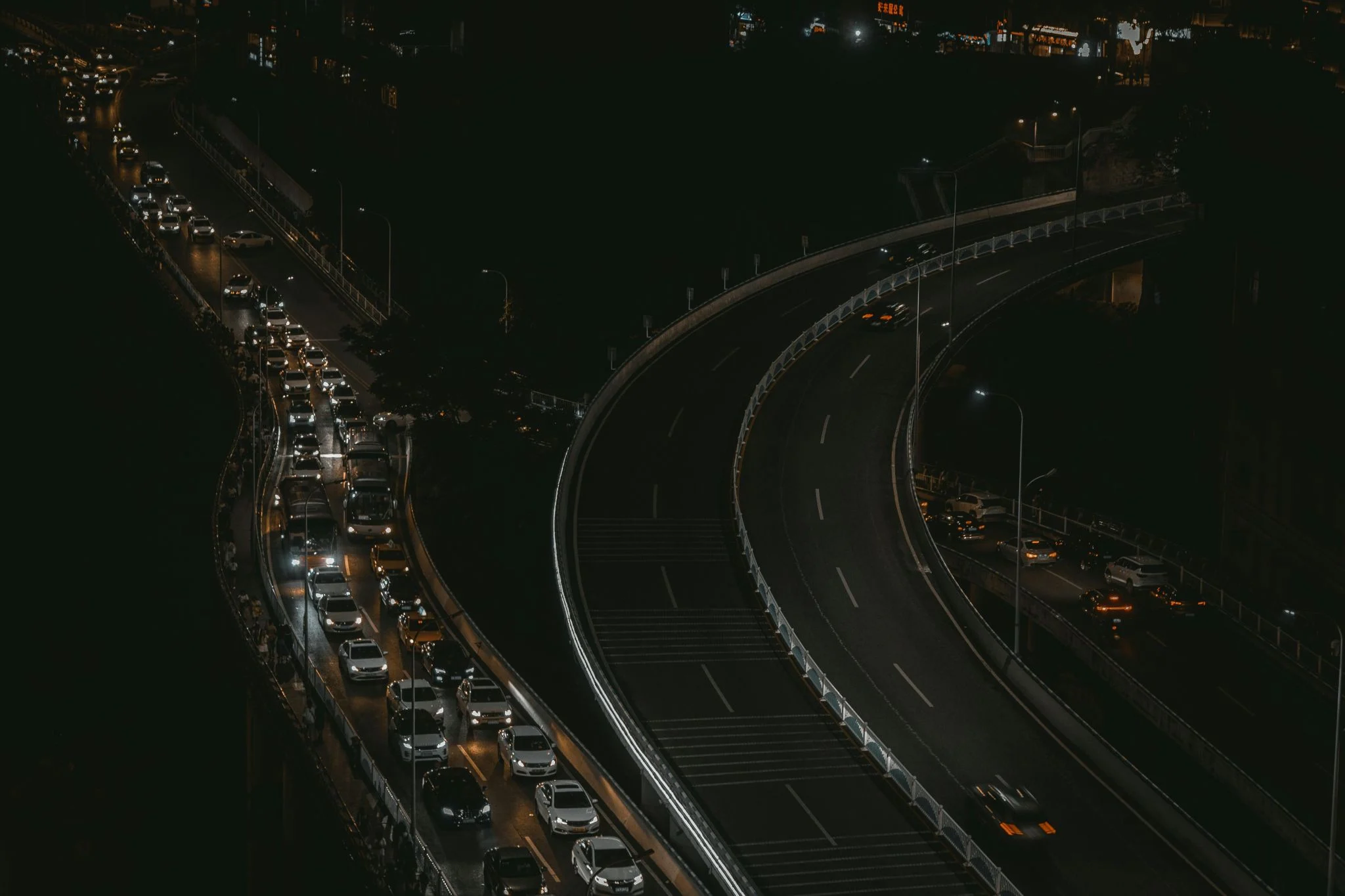 Barcelona prohibirá la circulación de coches etiqueta B en 2028 1 Merca2 ZBE Barcelona
