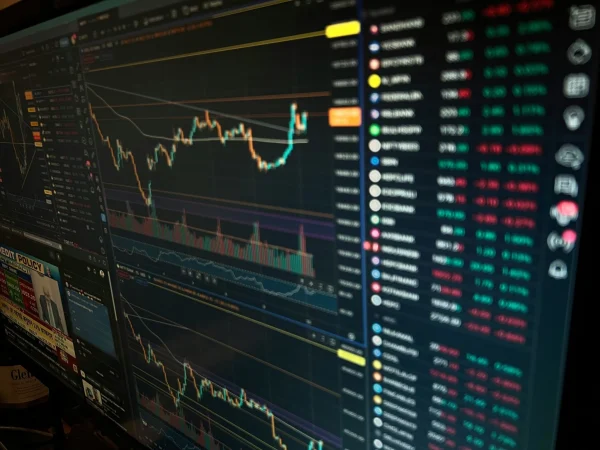 Invierte 1.000 dólares en el mejor ETF tecnológico 2026: el análisis que necesitas