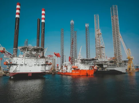 iran-bitcoin-seguros-maritimos-hormuz-sa-portada Irán Bitcoin seguros marítimos