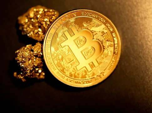 jpmorgan-bitcoin-supera-oro-refugio-iran-portada JPMorgan Bitcoin refugio