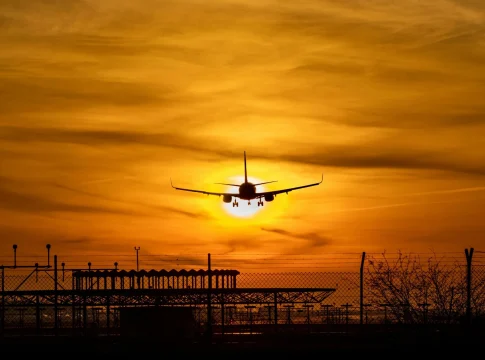 nuevas-rutas-aereas-espana-barcelona-mal-portada nuevas rutas aéreas España