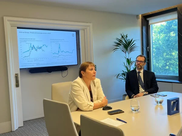 Deutsche Bank ve al S&P 500 en 8.200 puntos y al Stoxx 600 en 650 puntos en junio de 2027 1 Merca2 A pesar del shock geopolítico, los mercados de renta variable global han mostrado resiliencia con un rápido rebote tras la corrección inicial. Imagen: Deutsche Bank