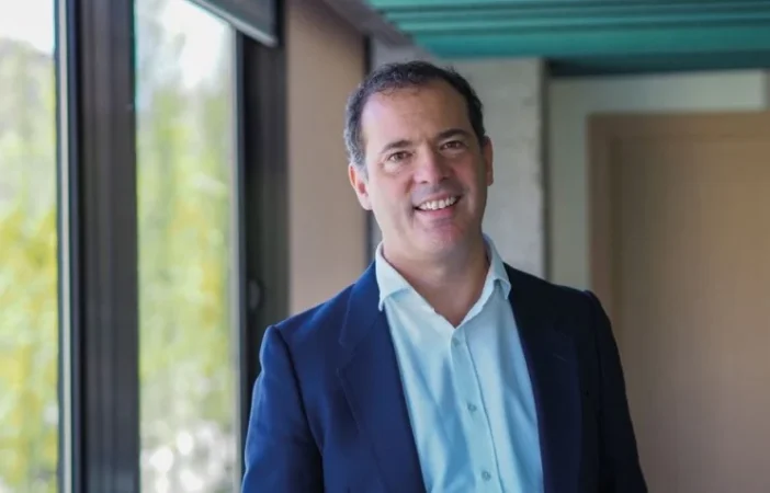 Alcampo desafía a Carrefour y Lidl con una IA que llena el carrito de la compra en segundos 1 Merca2 Carlos Pedreira,
Director General de Alcampo