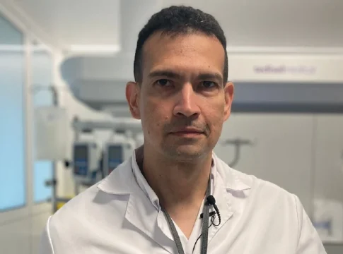 Dr. Arnoldo Santos Oviedo Fuente: Quirónsalud