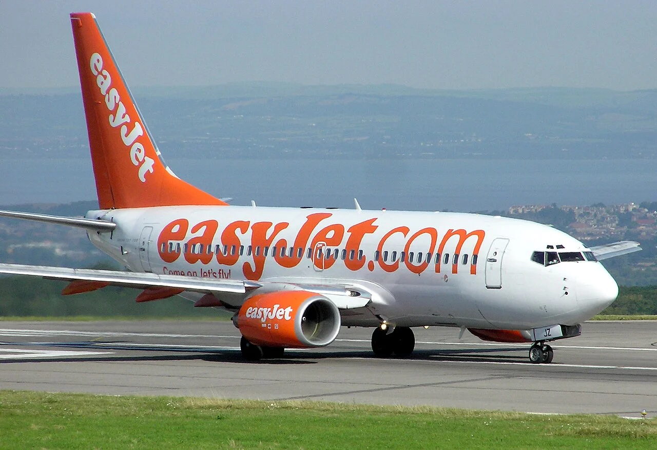 El CEO de IAG lo confiesa: comprar EasyJet es ‘muy difícil’ por la UE, pero la crisis fuel no les frena