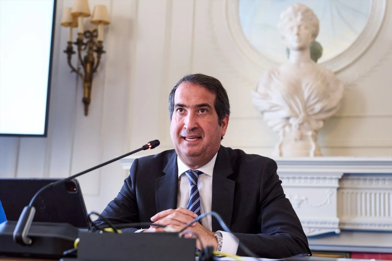El country mánager de BBVA, Peio Belausteguigoitia, durante el seminario de la Asociación de Periodistas de Información Económica (APIE), El country mánager de BBVA, Peio Belausteguigoitia, durante el seminario de la Asociación de Periodistas de Información Económica (APIE),