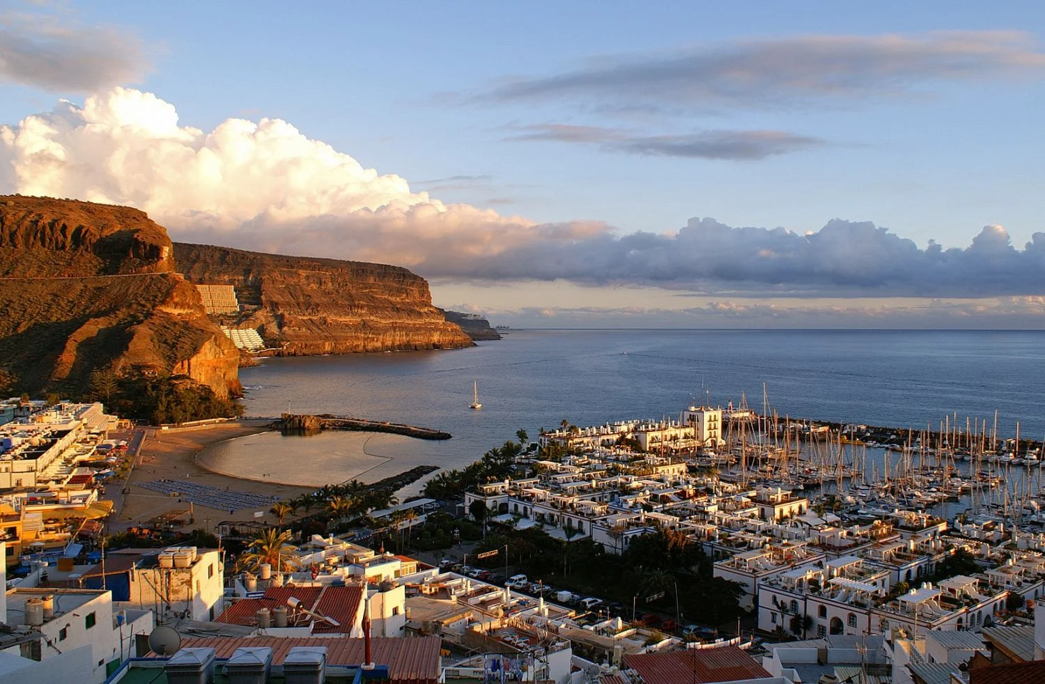 Canarias se convierte en el destino más buscado para junio con vuelos desde 45€ saliendo de Madrid-Barajas Canarias se convierte en el destino más buscado para junio con vuelos desde 45€ saliendo de Madrid-Barajas