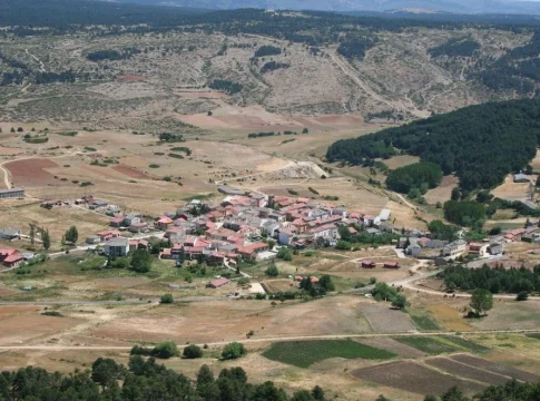 El pueblo fantasma de Teruel que ha cobrado vida y es el destino más buscado del verano El pueblo fantasma de Teruel que ha cobrado vida y es el destino más buscado del verano