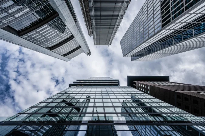 La inversión inmobiliaria internacional vuelve a las oficinas: España capta el 6,5% del capital mundial 1 Merca2 Las mejores oportunidades de inversión inmobiliaria en España para los próximos años, según DWS