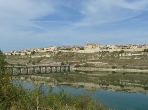 Maderuelo, la joya medieval con muralla del siglo XII y piscinas naturales a solo dos horas de Madrid Maderuelo, la joya medieval con muralla del siglo XII y piscinas naturales a solo dos horas de Madrid