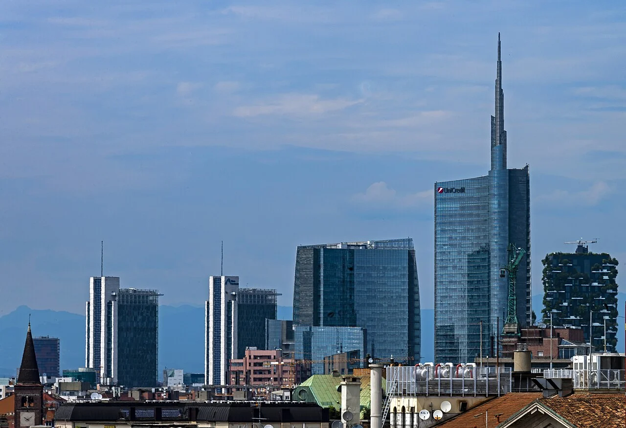 UniCredit alcanza el 40% de Commerzbank tras adquirir un 12,5% adicional en la OPA