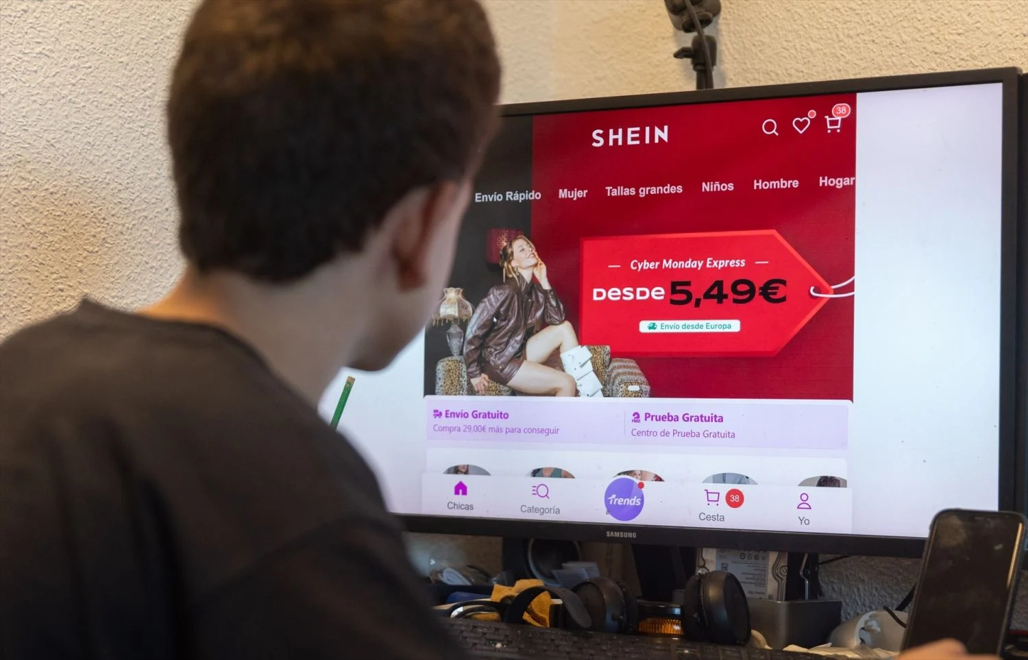 Usuario de Shein. Fuente: Agencias Usuario de Shein. Fuente: Agencias