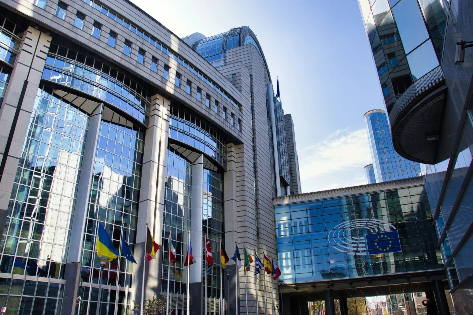 apple-bruselas-bloqueo-siri-ia-europa-portada Siri AI Europa bloqueo