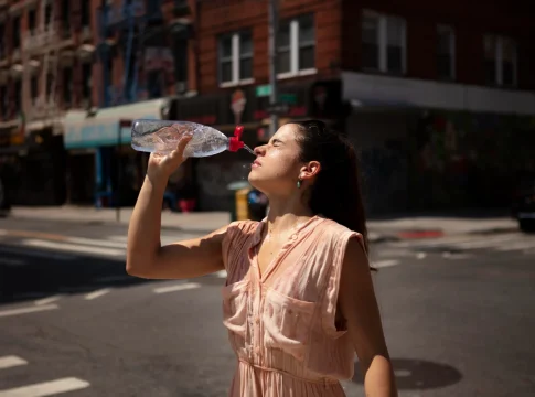 El verano 2026 será histórico, tres trucos para proteger tu piel del calor extremo El verano 2026 será histórico, tres trucos para proteger tu piel del calor extremo