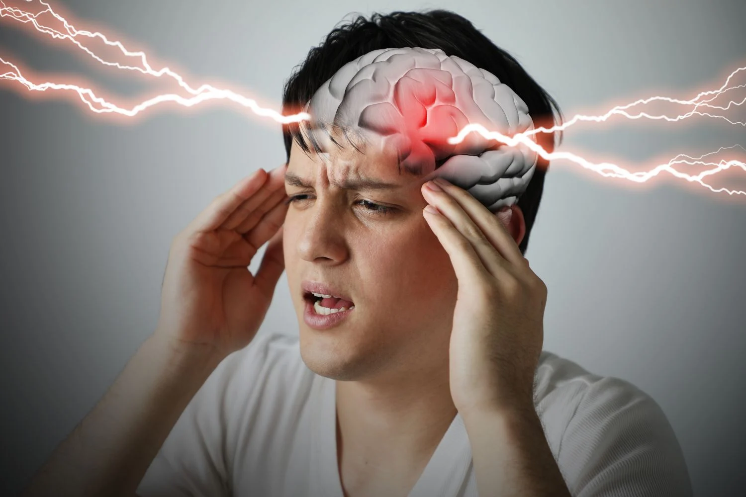 Implante cerebral ELA logra que paciente hable con 99% de precisión tras 3.800 horas