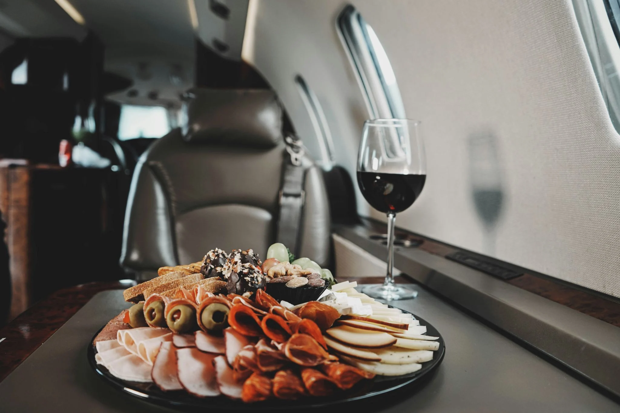 La cronobiología revela qué comer y beber para evitar el jet lag en vuelos largos 1 Merca2 comer en vuelo largo