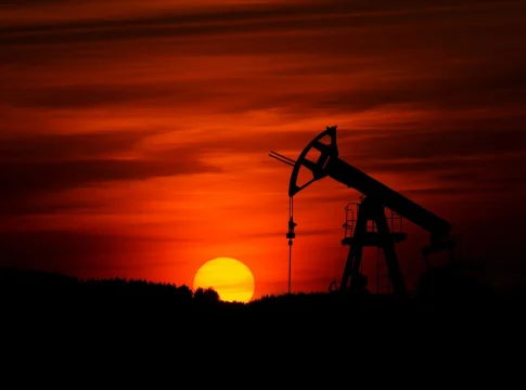 excedente-petroleo-aie-2027-portada excedente petróleo AIE 2027