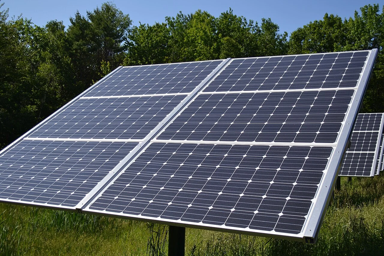 Sudáfrica supera un año sin apagones gracias a 7,5 GW de solar fotovoltaica en tejados