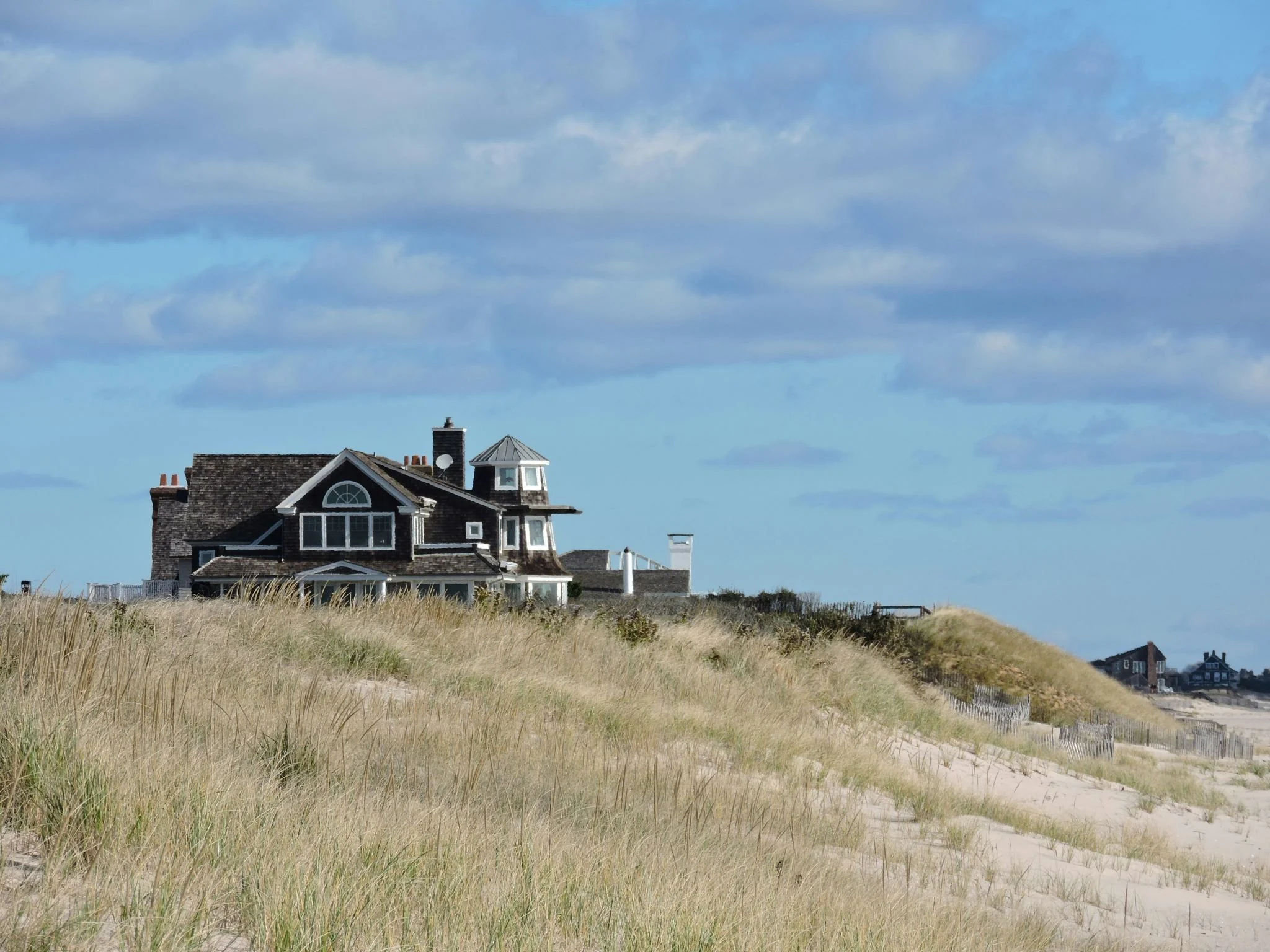 Hamptons real estate de lujo: la evolución del mercado prime reflejada en el relisting de la mansión Baldwin por 19 millones