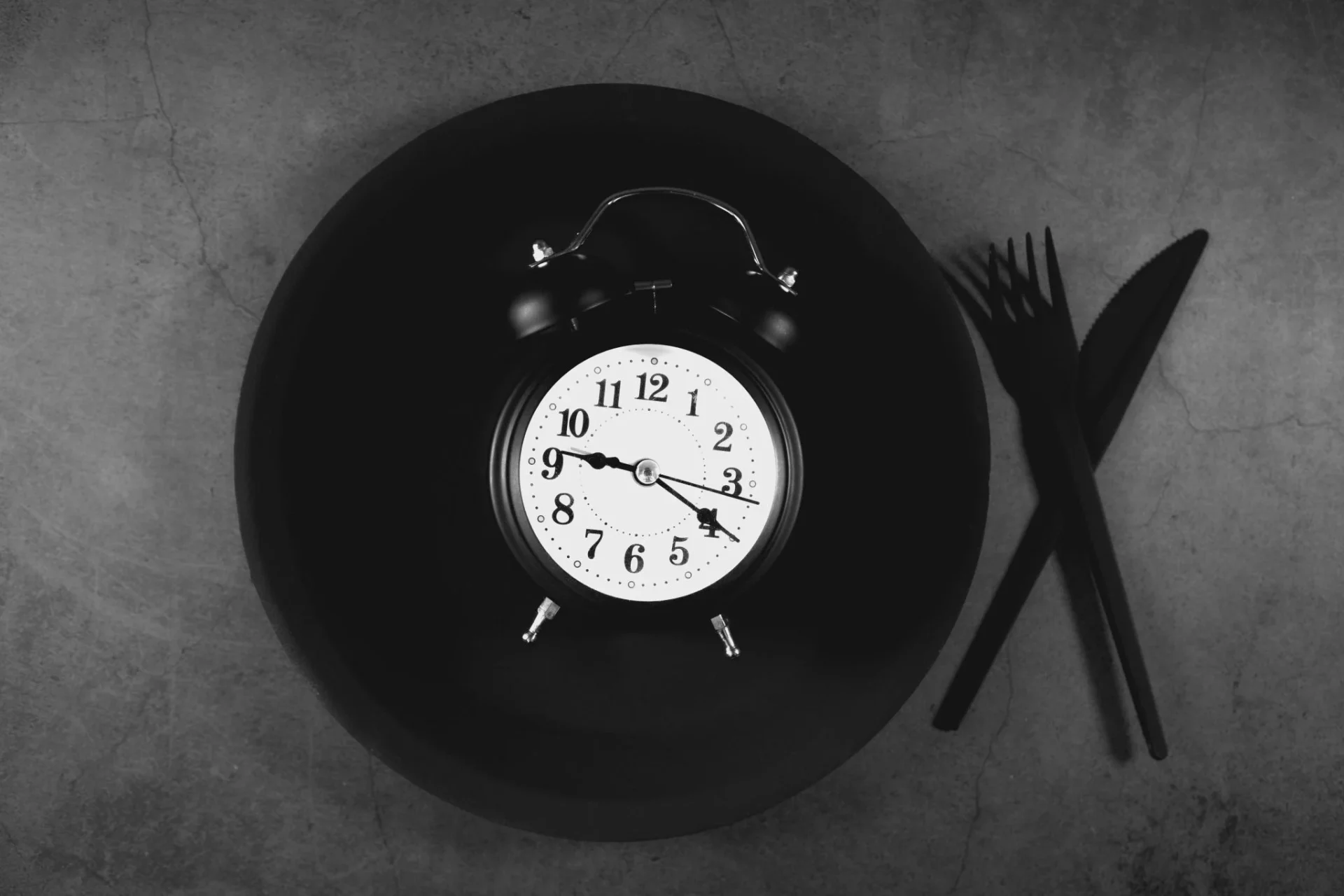 horario-comidas-circadiano-dig-comer-por-la-noche-c-1 comer por la noche consecuencias