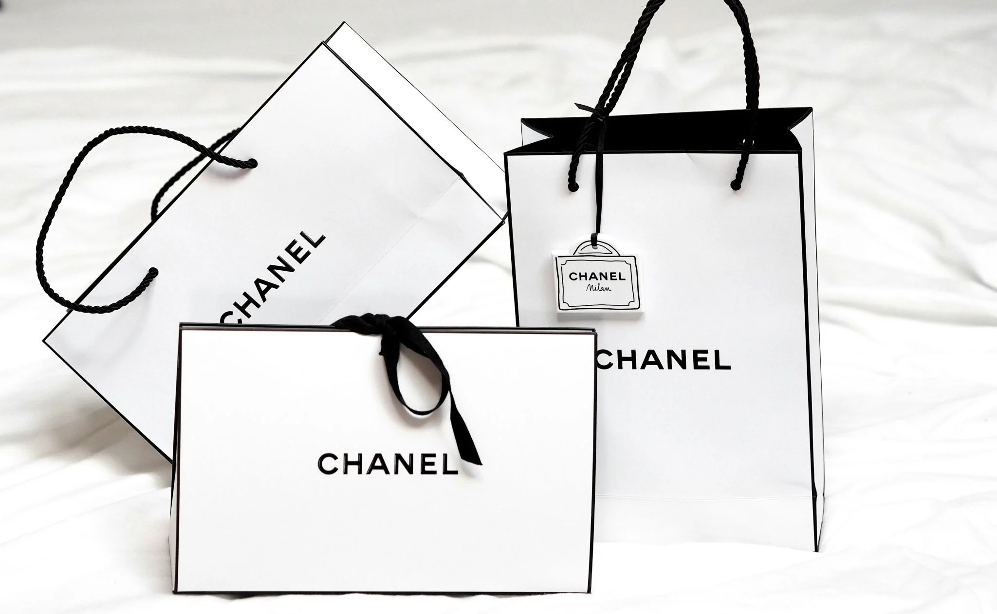 H&M, Uniqlo y GAP copian la estrategia de Zara y de Marta Ortega para encarecer el ticket medio 1 Merca2 H&M premium